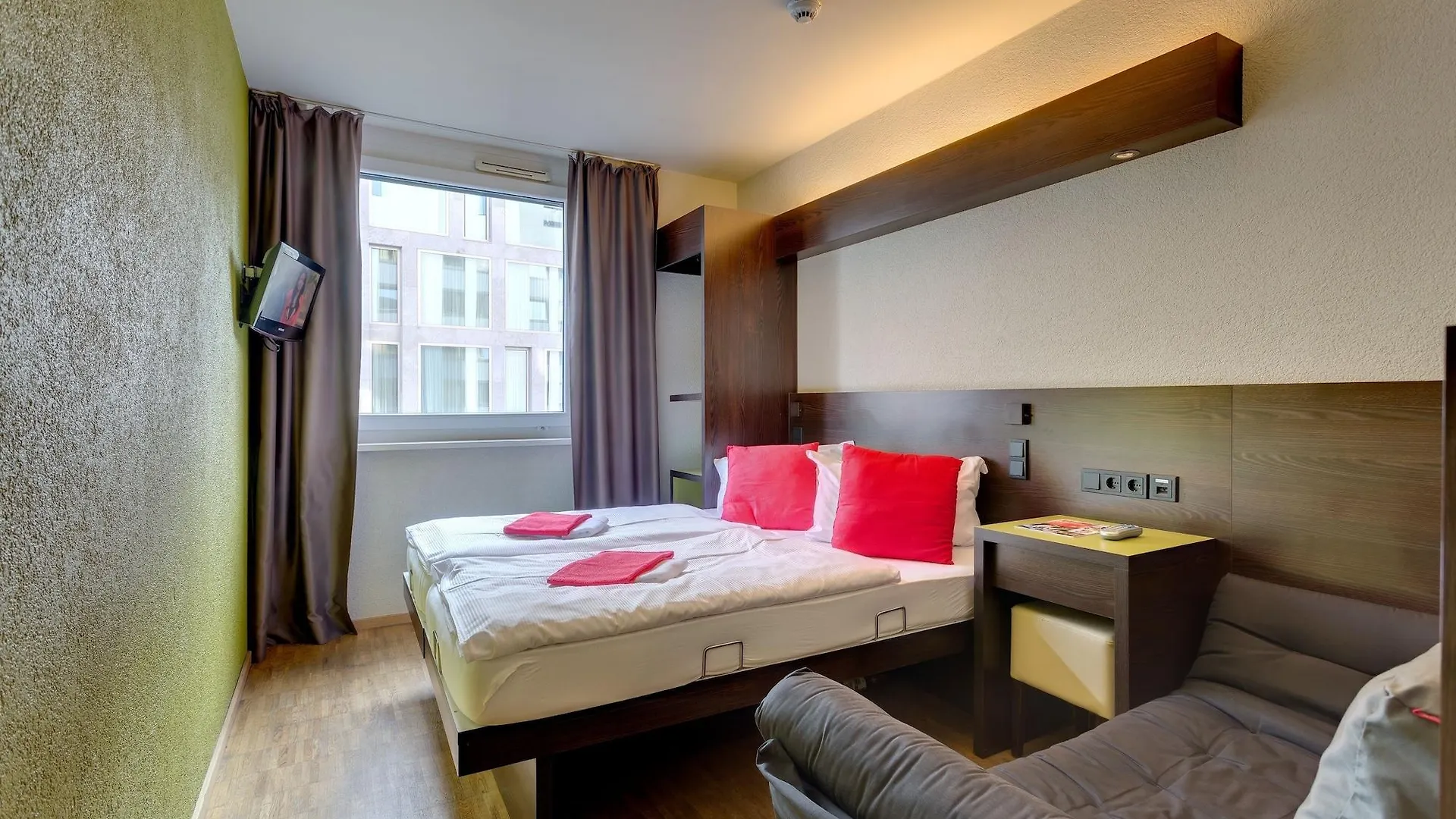 Meininger Hotel Berlin Hauptbahnhof
