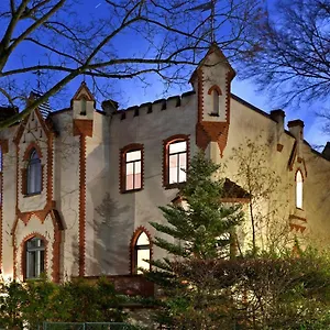  Apartment Lilienthalschloesschen