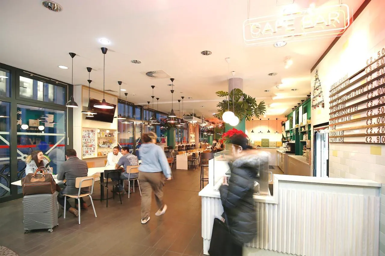 Meininger Hotel Berlin Hauptbahnhof